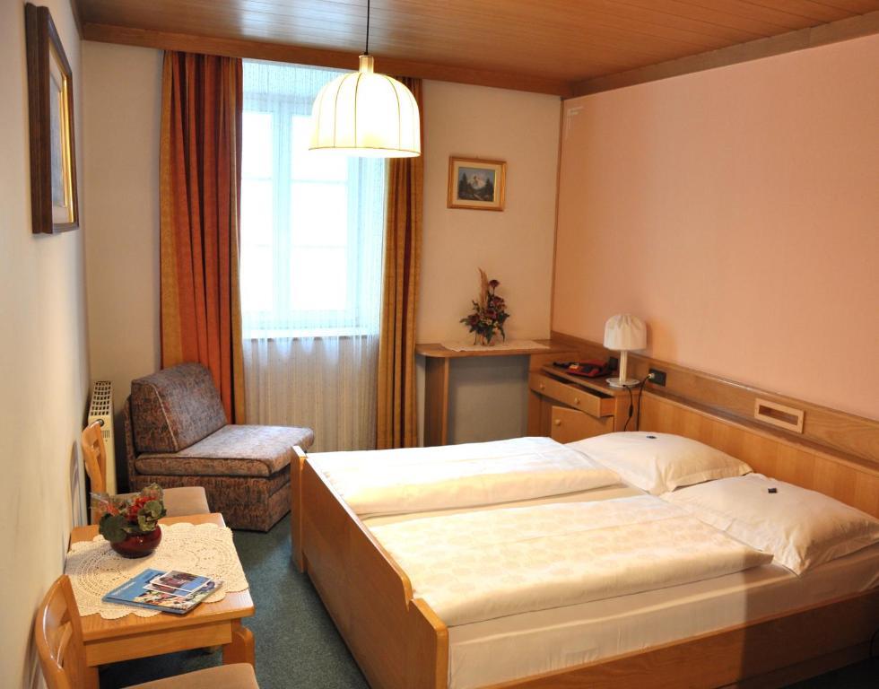 Hotel Grauer Baer Bressanone Ruang foto